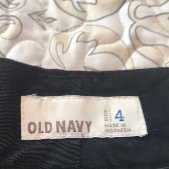Old navy black dress shorts - Picture 2 of 4